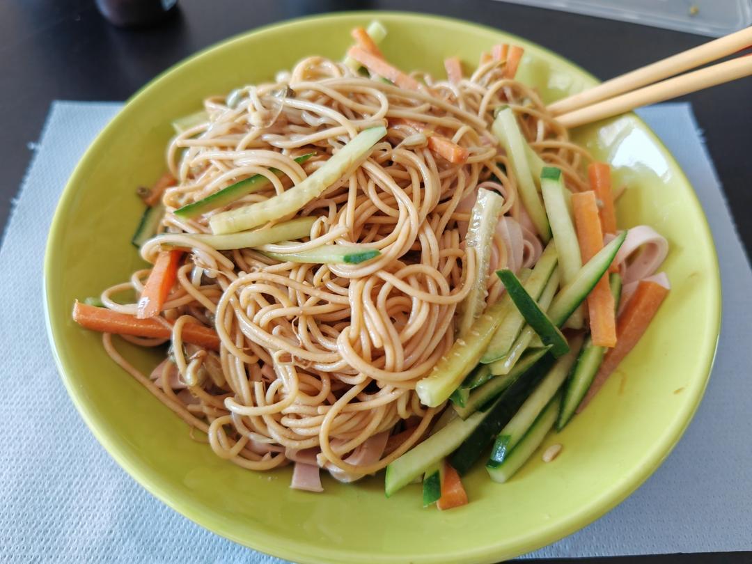 鸡丝拌面