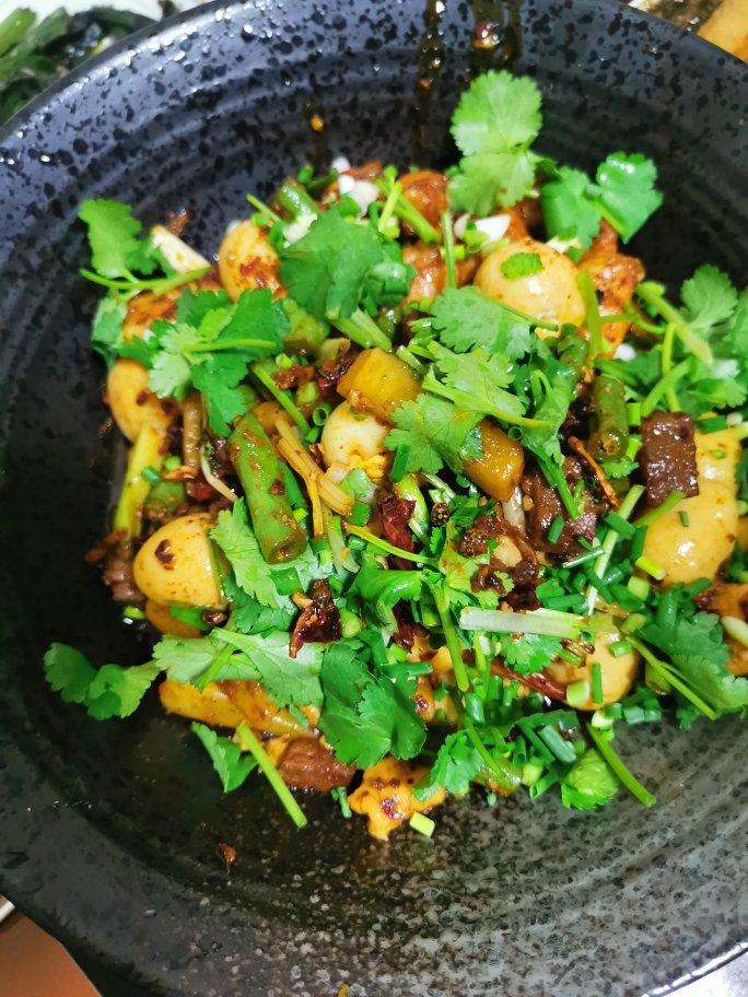 厨师长教你：“麻辣香锅”的正宗做法，看得口水直流 ！