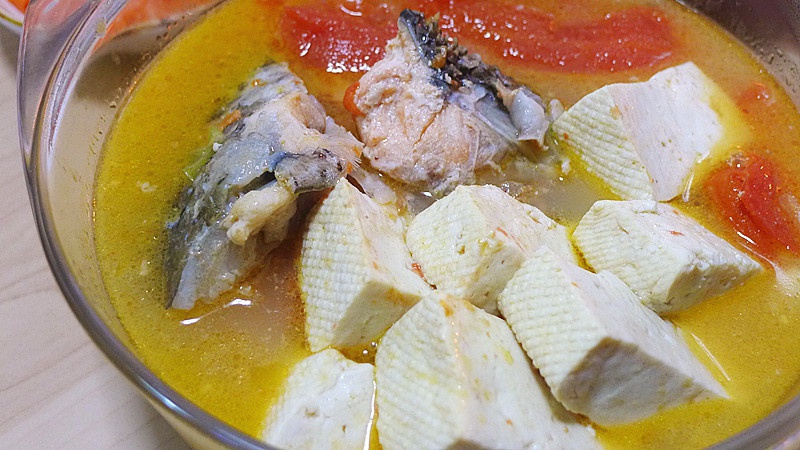 三文鱼头豆腐汤
