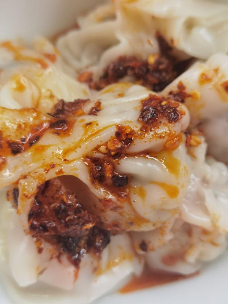 饿了吗？给你做碗槐花肉馄饨