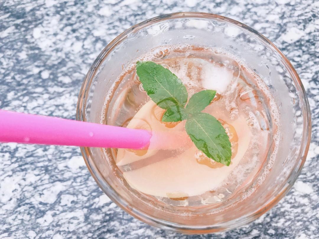 听说喝了这杯【蜜桃冰茶】会有好运