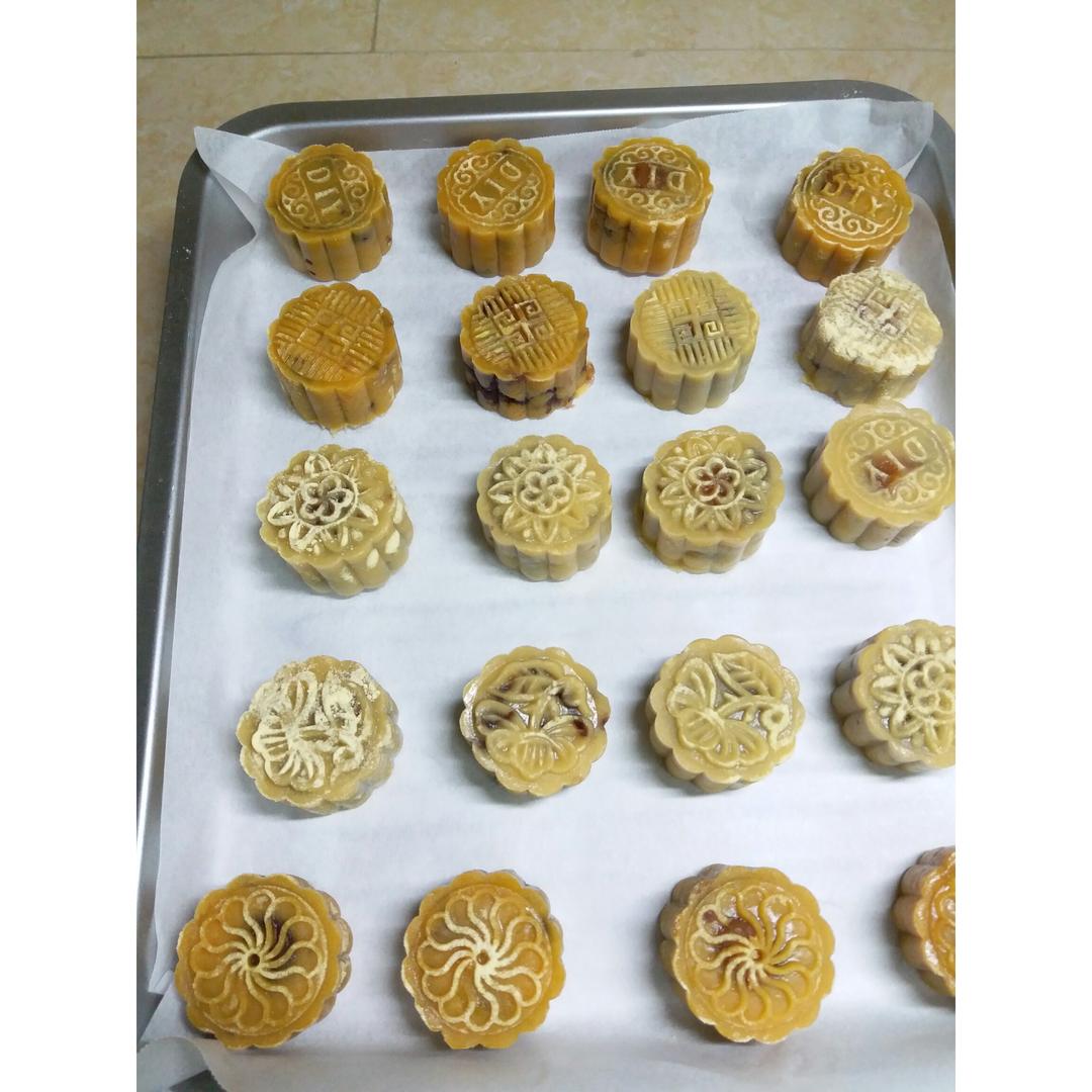 广式月饼—蛋黄莲蓉月饼