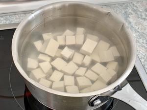 麻婆豆腐，火锅底料万能利用的做法 步骤2