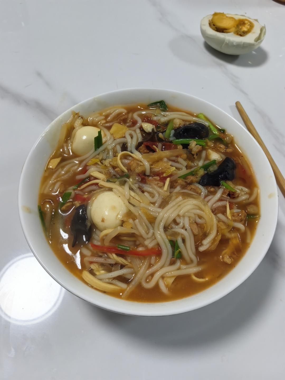 汤都喝光的云南小锅米线