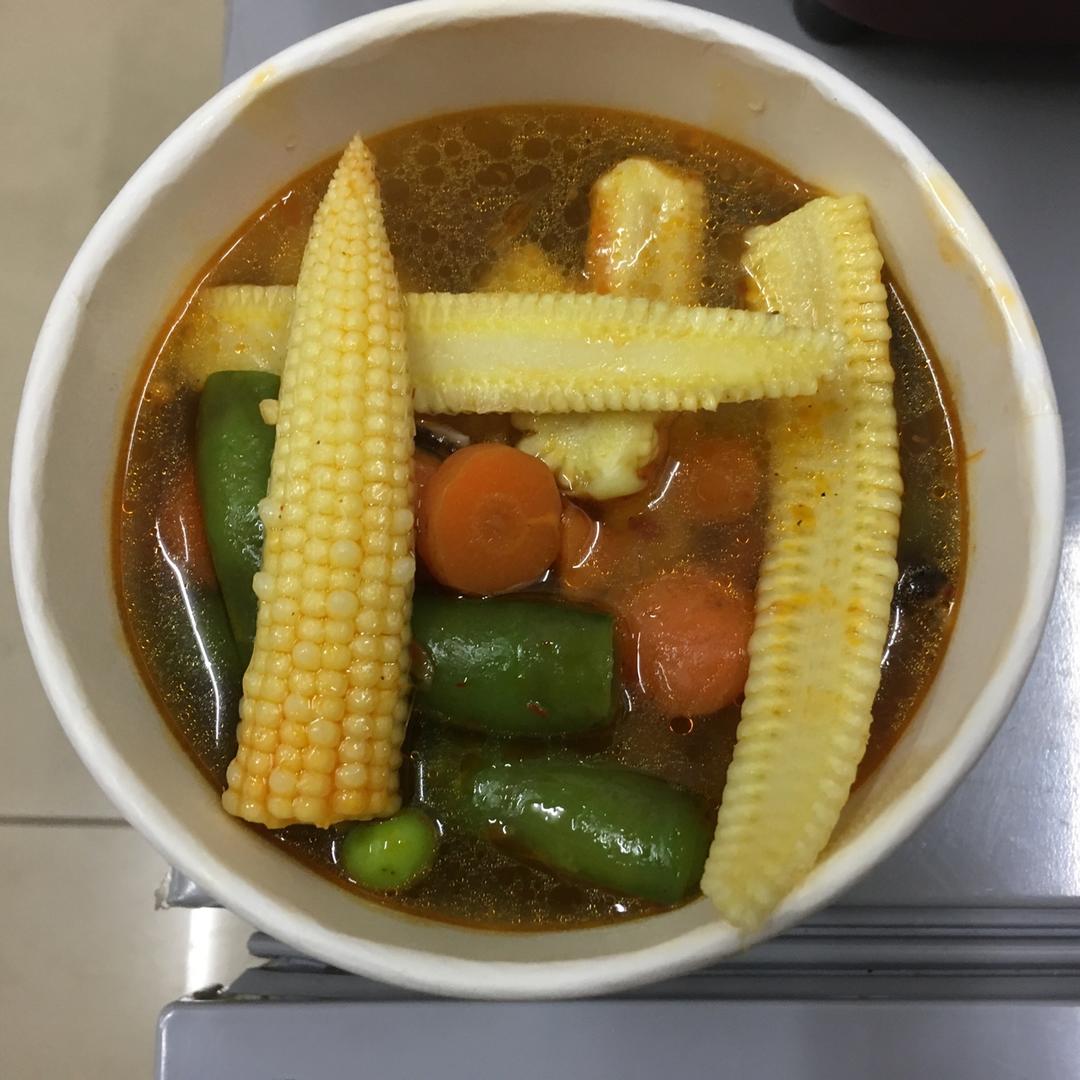 玉米笋排骨汤