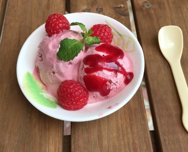 树莓冰淇淋的做法