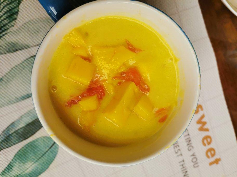 广式甜点“杨枝甘露”：这种做法又简单又好吃！