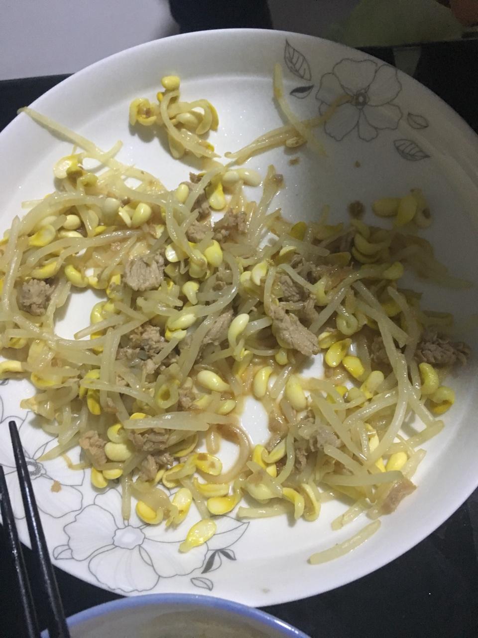 豆芽炒肉丝