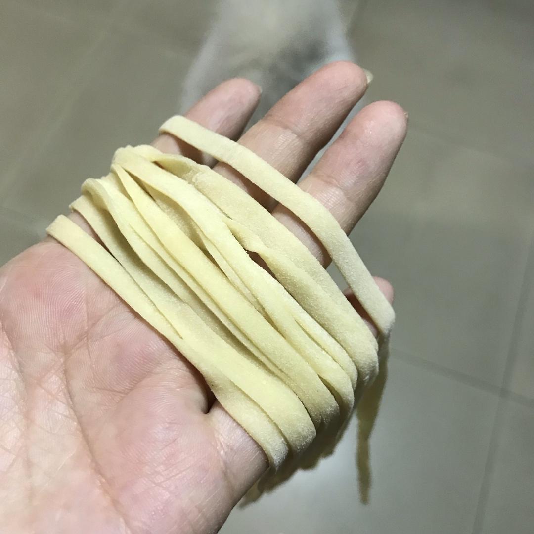 手工鸡蛋面
