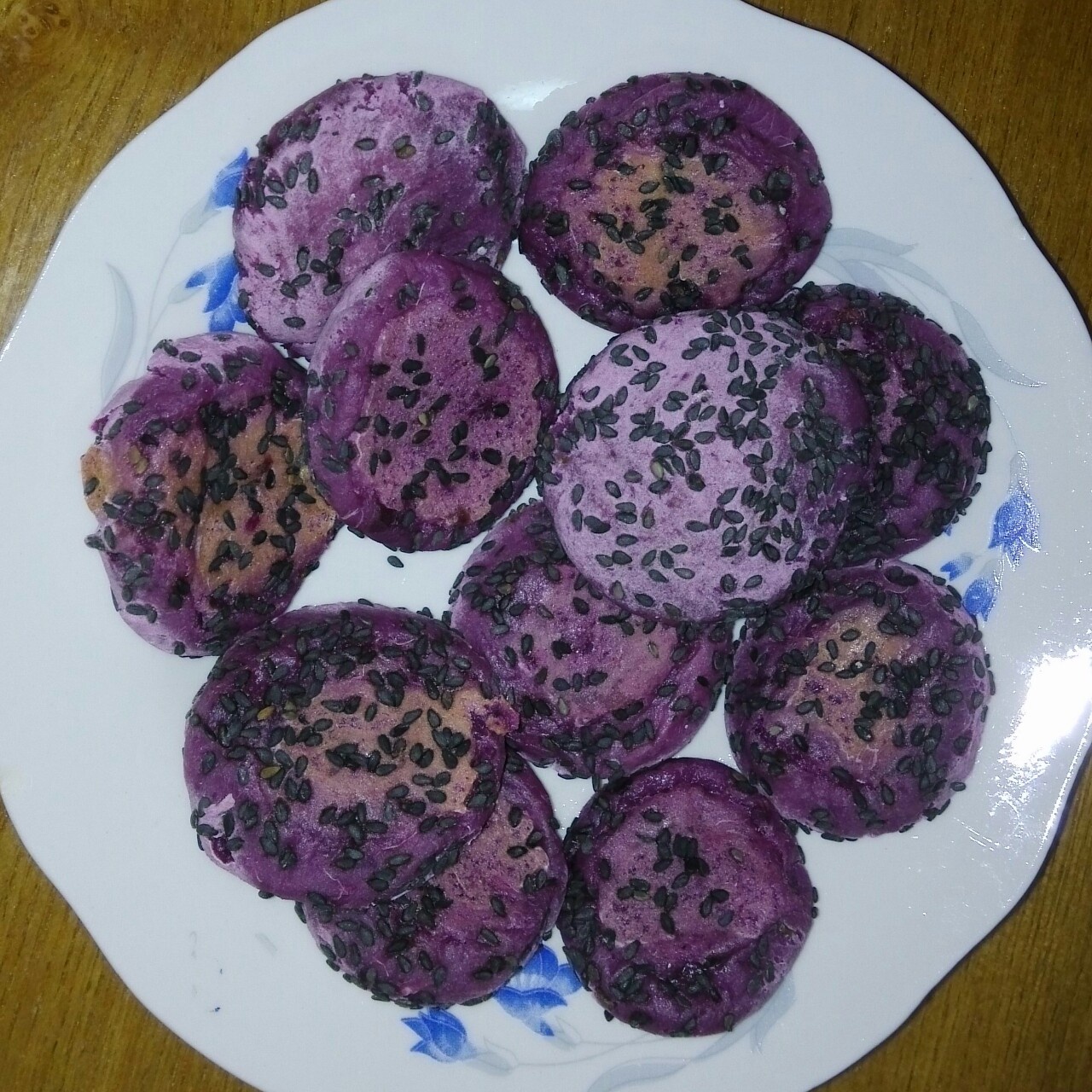 紫薯芝麻饼