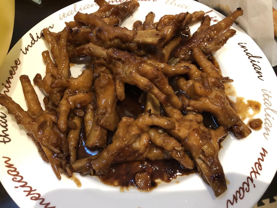 超级好吃下酒的炖鸡爪子