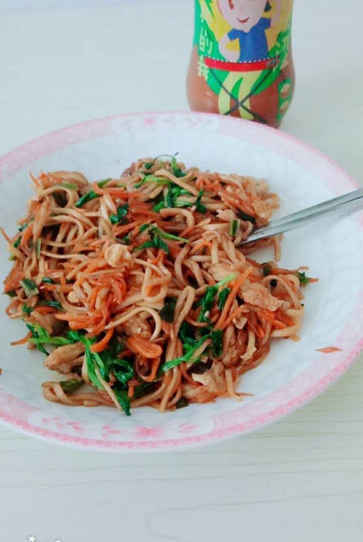 三丝炒面：炒面如何不粘锅