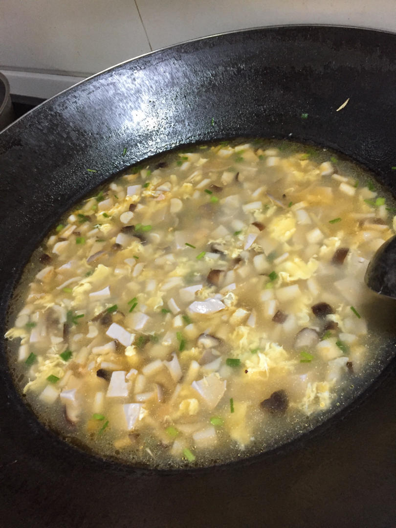一滴都不想剩的菌菇汤，鲜美可口喝不厌