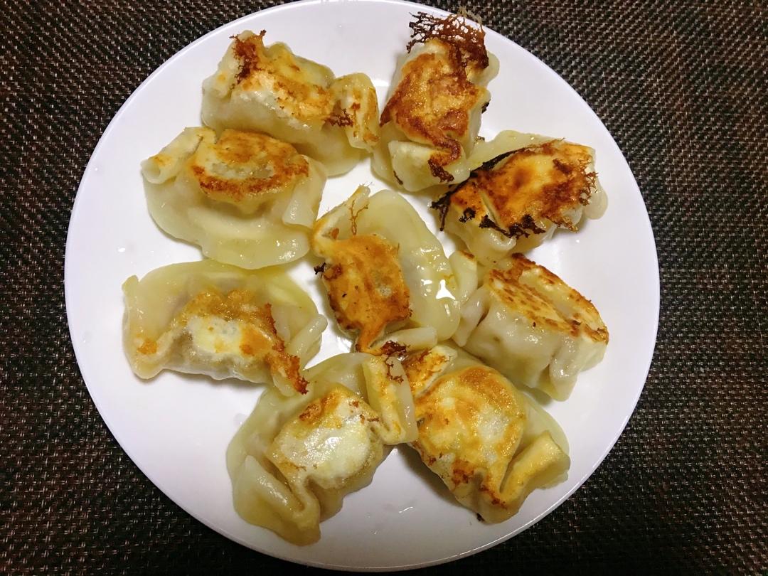 极简生煎速冻饺子