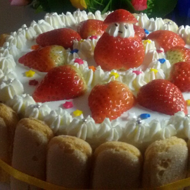 草莓戚风生日蛋糕