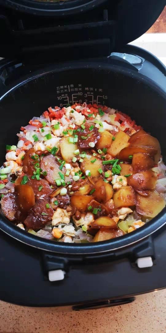 土豆焖饭（电饭锅版）