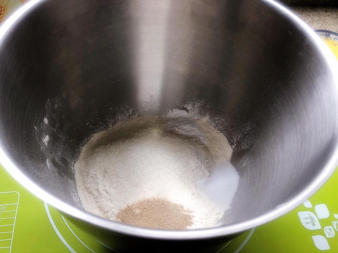 纯奶手撕吐司的做法 步骤1