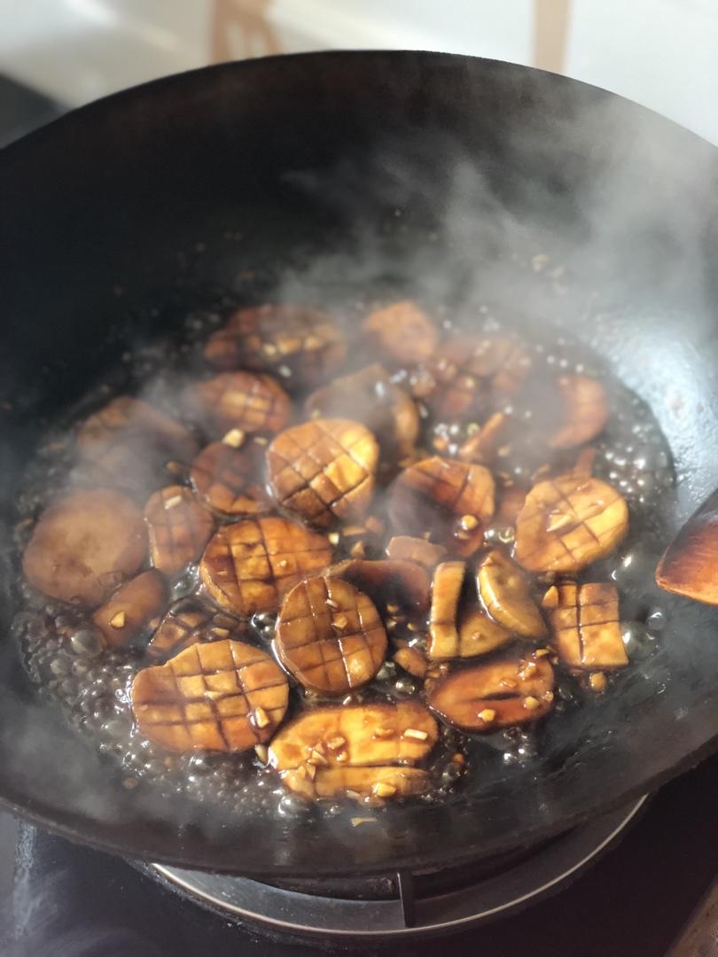 比肉还好吃的酱汁杏鲍菇，拿肉也不换。