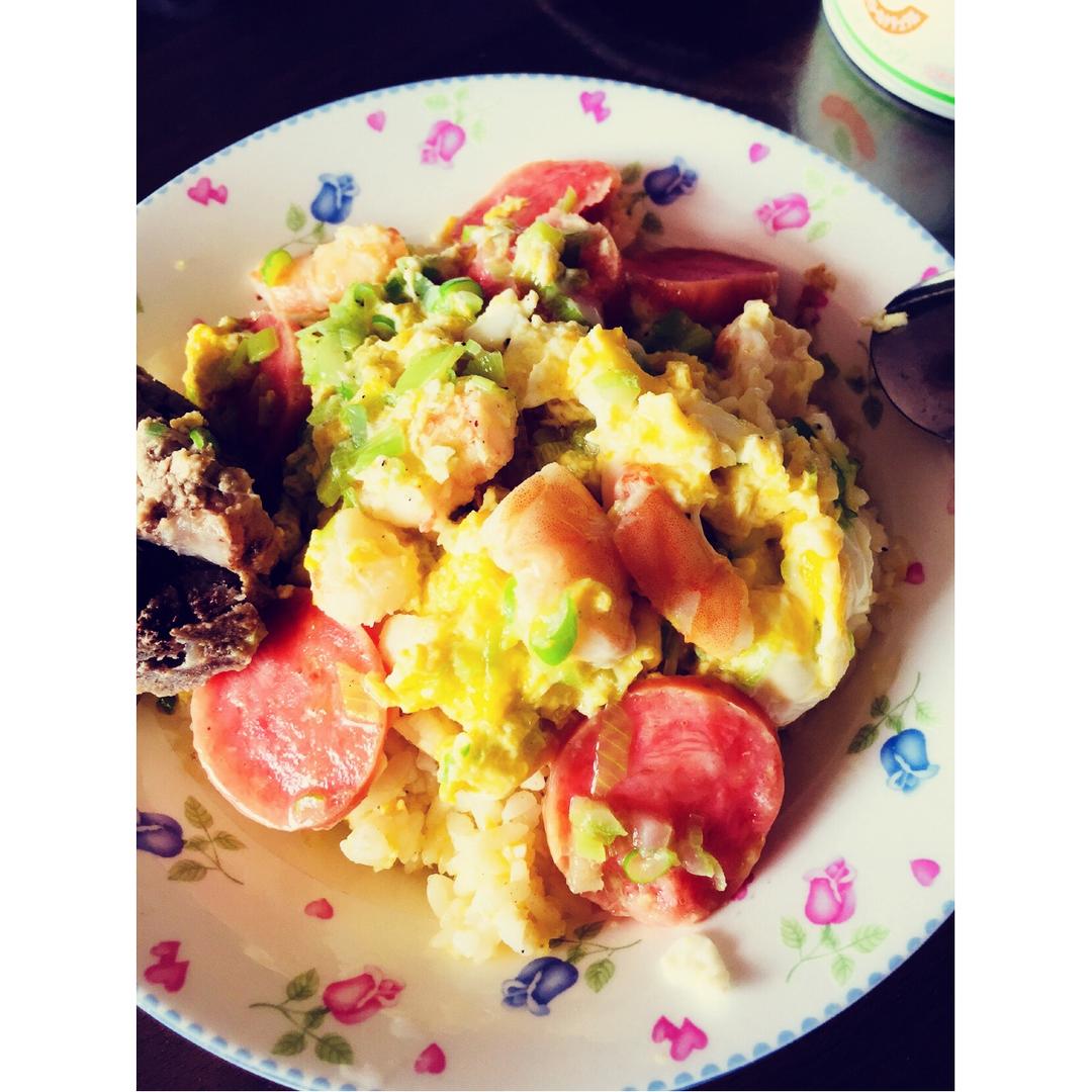 虾仁滑蛋盖饭（港式茶餐厅的味道）