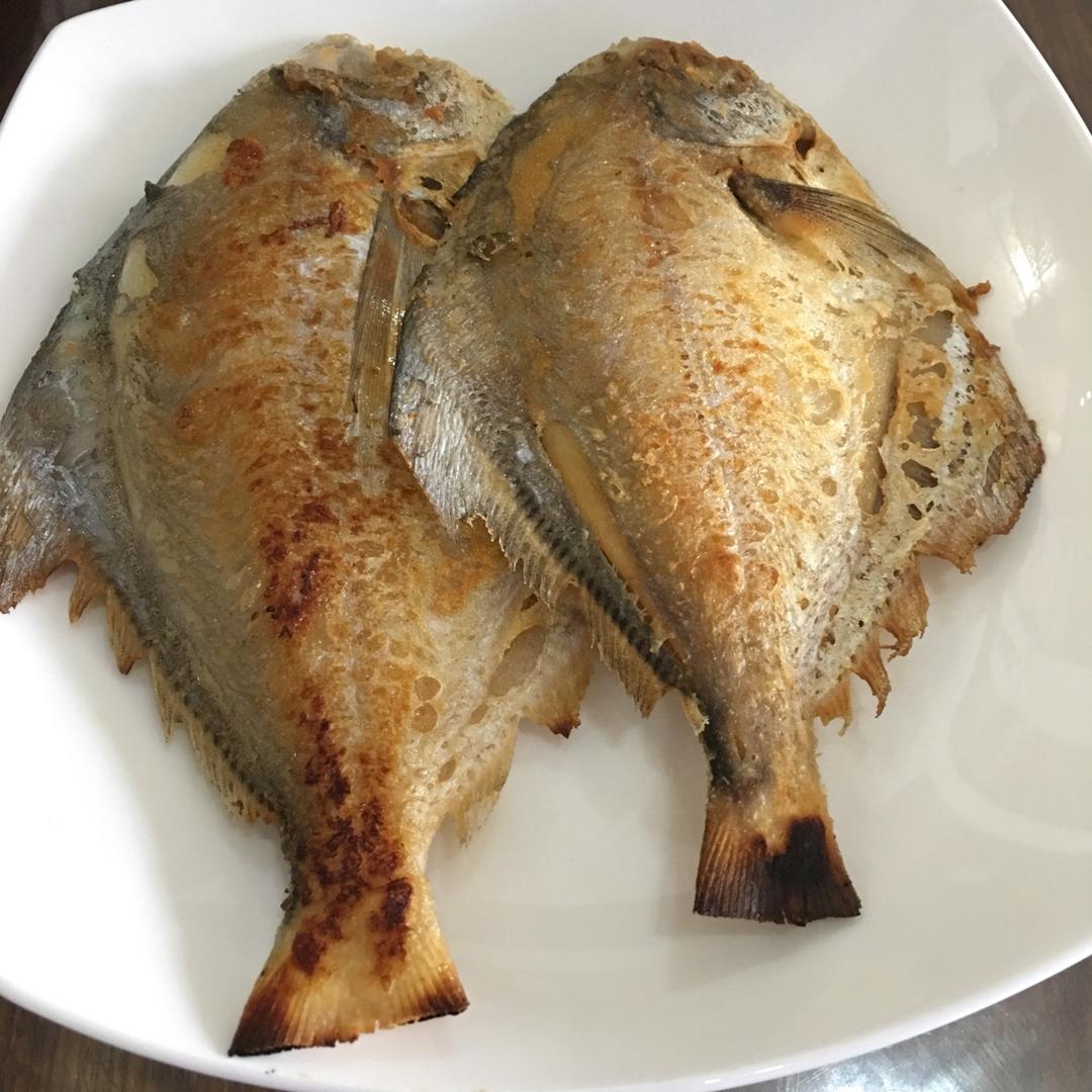 燕子美食汇做的煎白鲳鱼