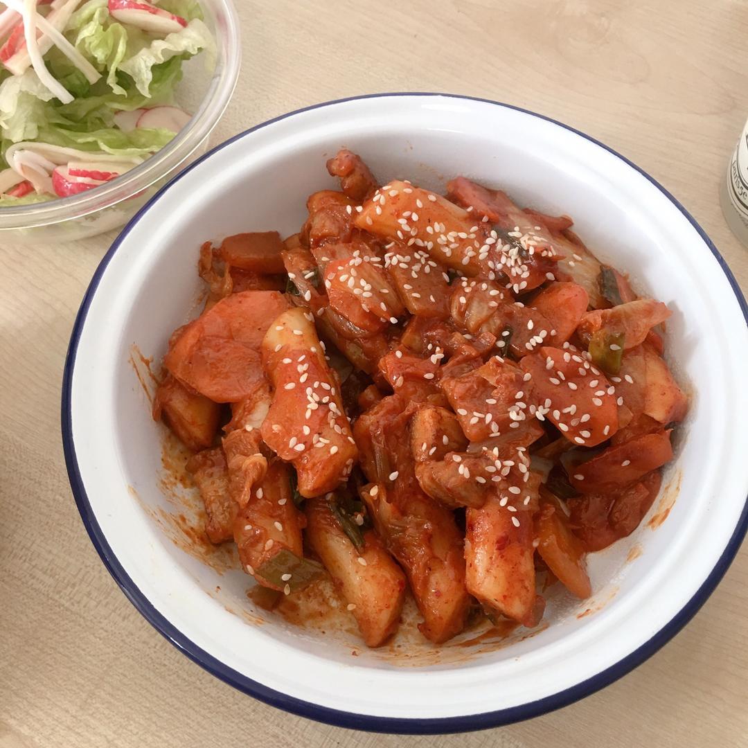 辣白菜五花肉炒年糕