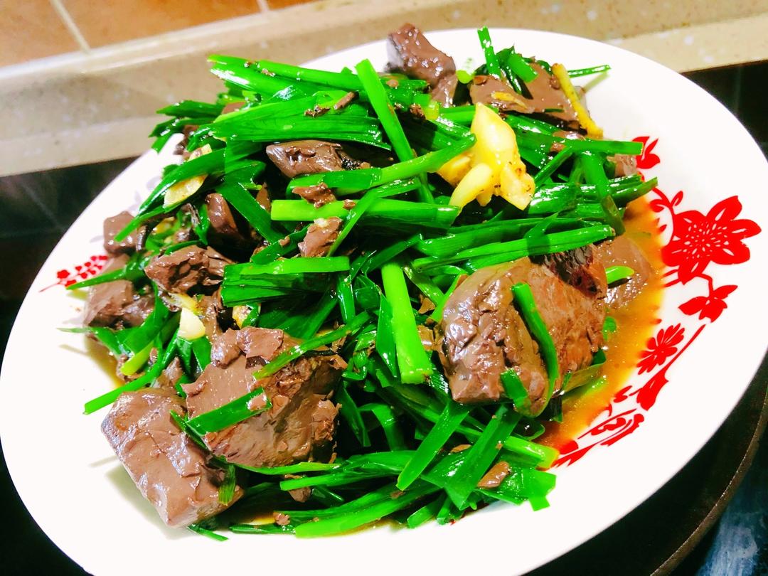韭菜炒牛红的做法