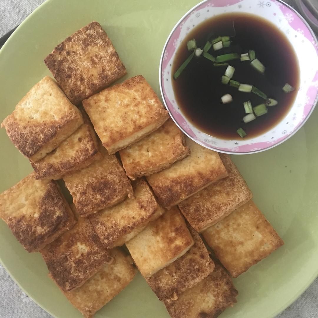 盐煎老豆腐（蘸酱油）