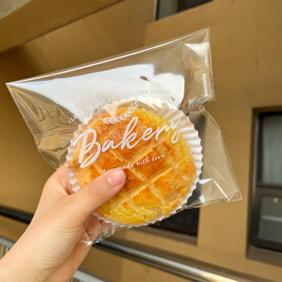 好吃到炸裂的港式菠萝包（附带制作酥皮的小视频）