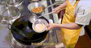 厨师长教你：“板栗烧鸡”的家常做法，咸鲜美味，汤汁浓郁的做法 步骤15