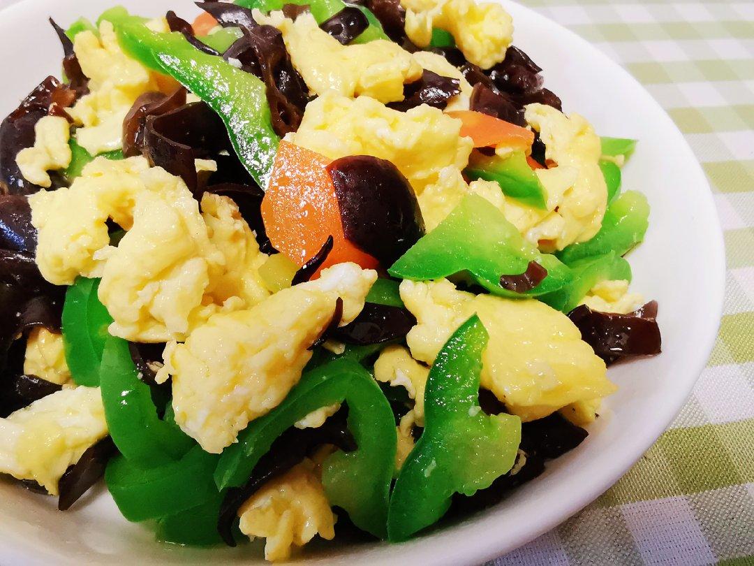 黑木耳青椒炒鸡蛋（营养又下饭）