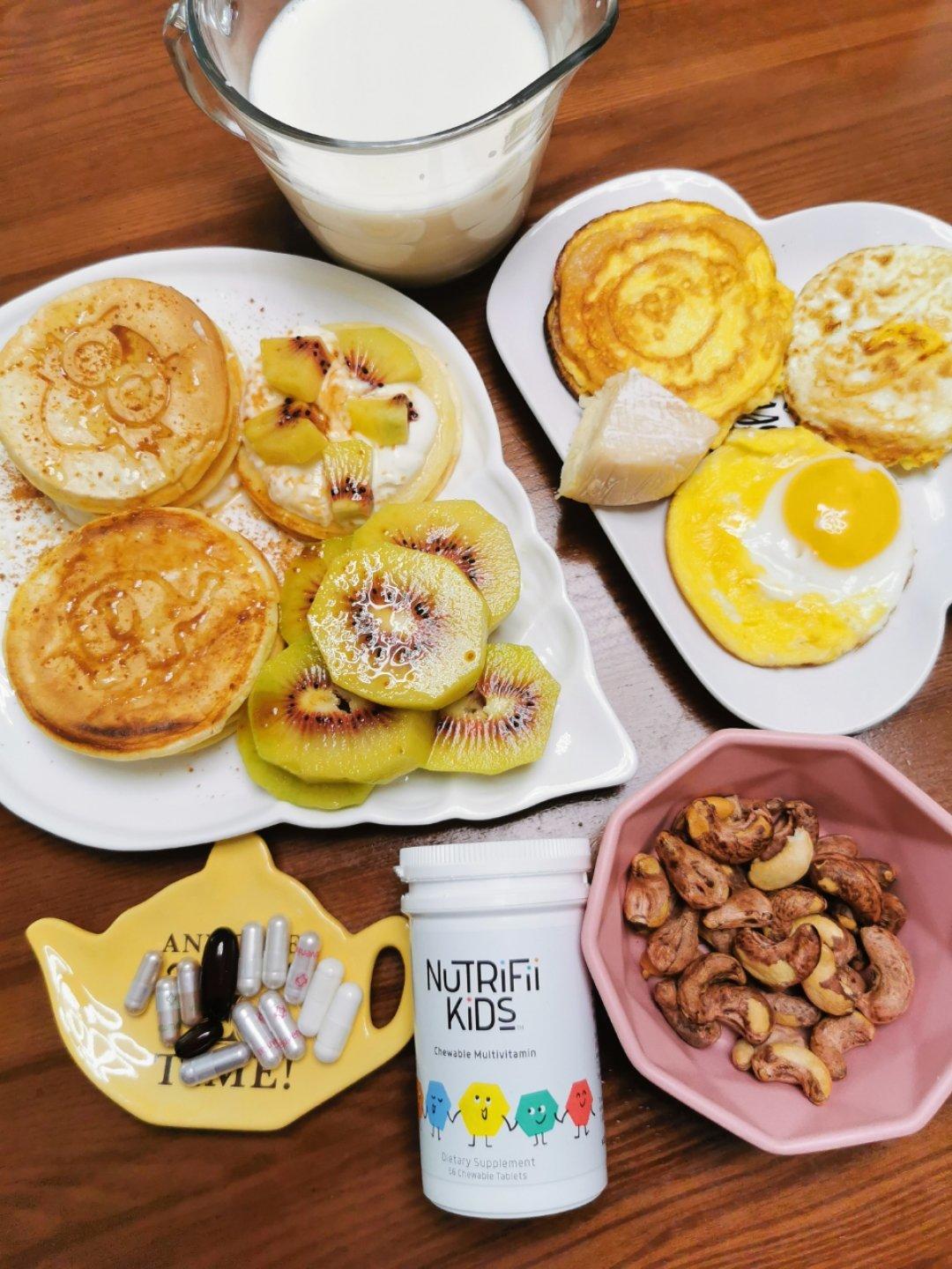 【减脂早餐】无油香蕉松饼（超简单）