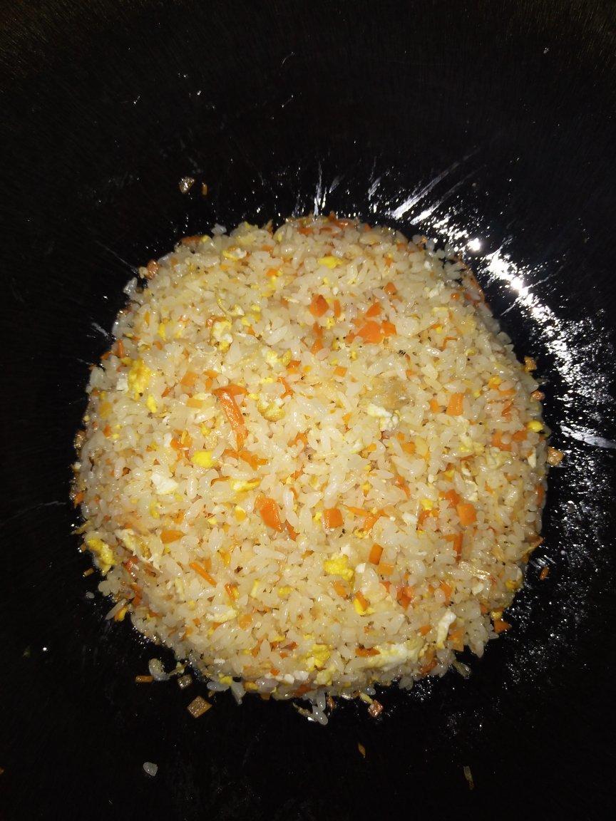 胡萝卜蛋炒饭