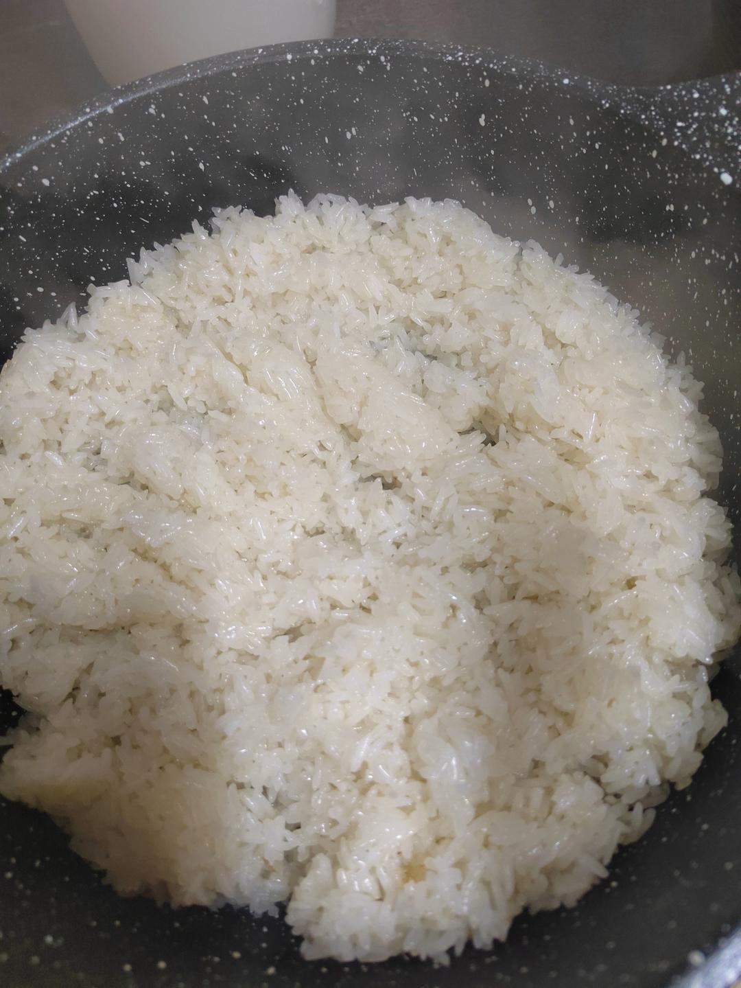 糯米鸡，一个就能吃饱饱