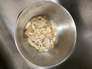 河蚌茭白豆腐汤的做法 步骤1