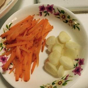 清炒胡萝卜土豆丝的做法 步骤2