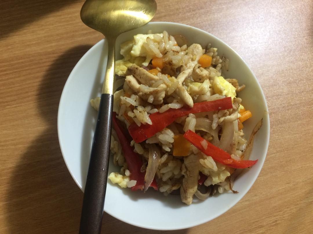 泰国街头风味之洋葱鸡肉炒饭