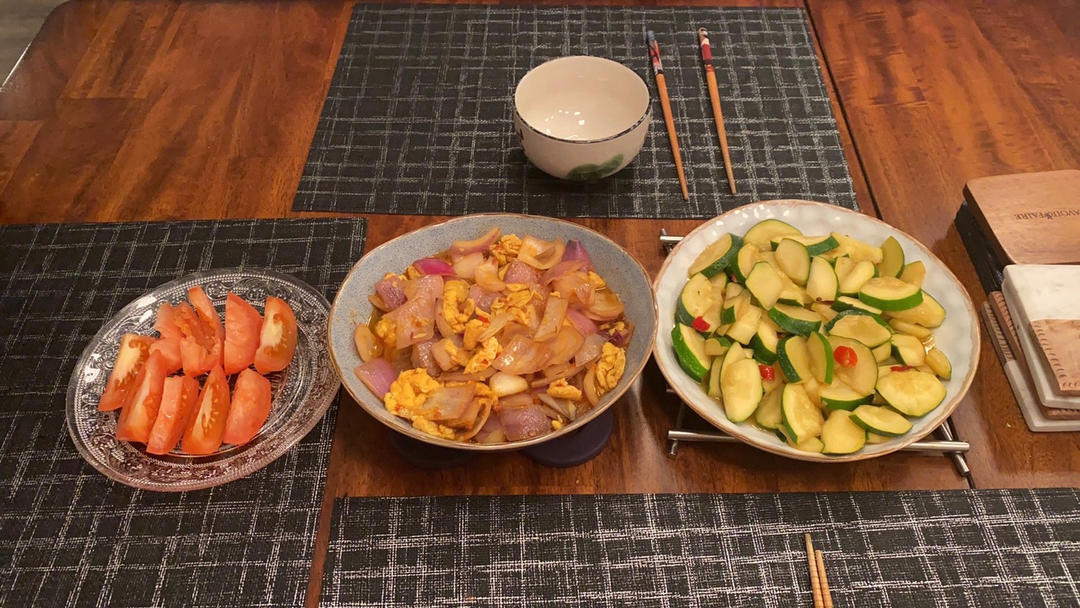 洋葱炒鸡蛋（5分钟快手菜）