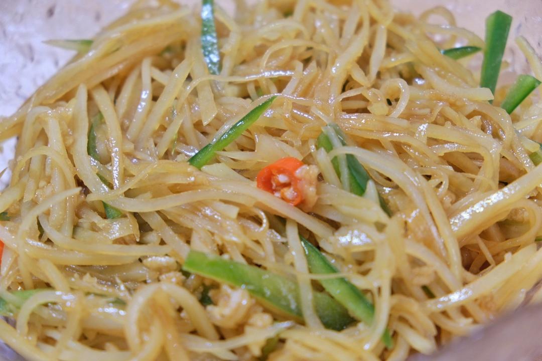 凉拌土豆丝，爽口开胃