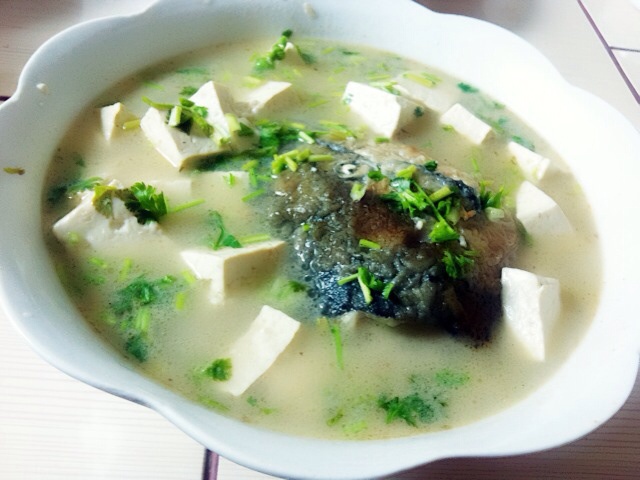 三文鱼头豆腐汤