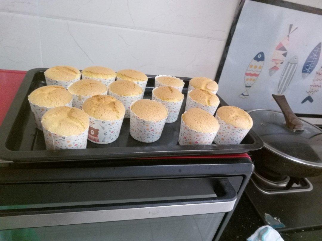 纸杯蛋糕 8寸戚风蛋糕的量