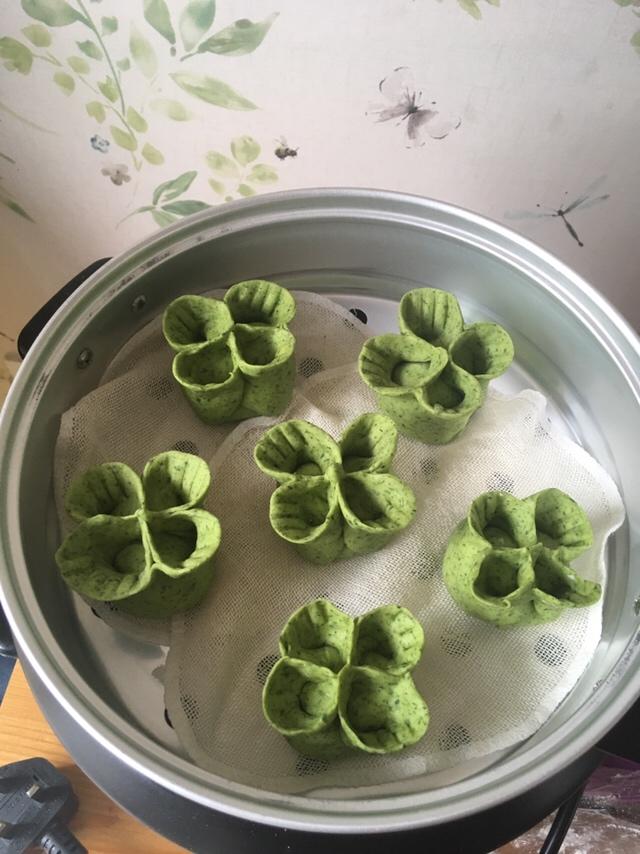 春天里的野韭菜包子的做法