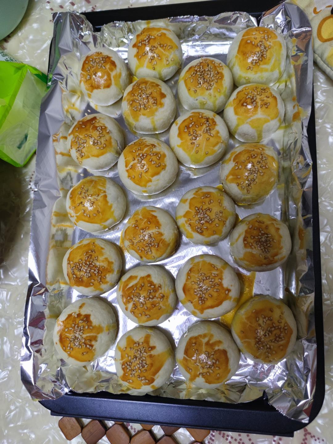 酥掉渣的蛋黄酥