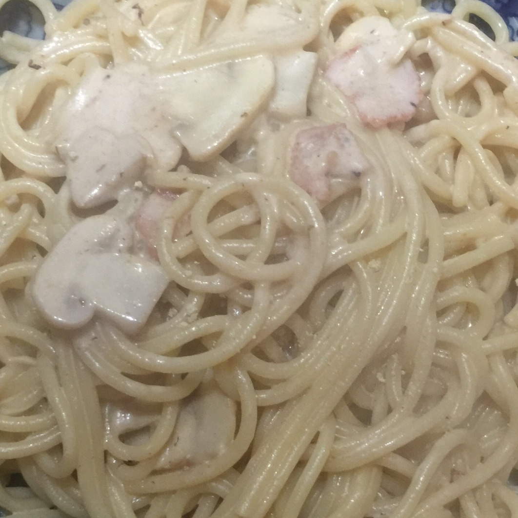 白蘑菇奶油培根意面