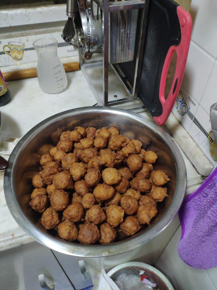 酥炸肉丸子