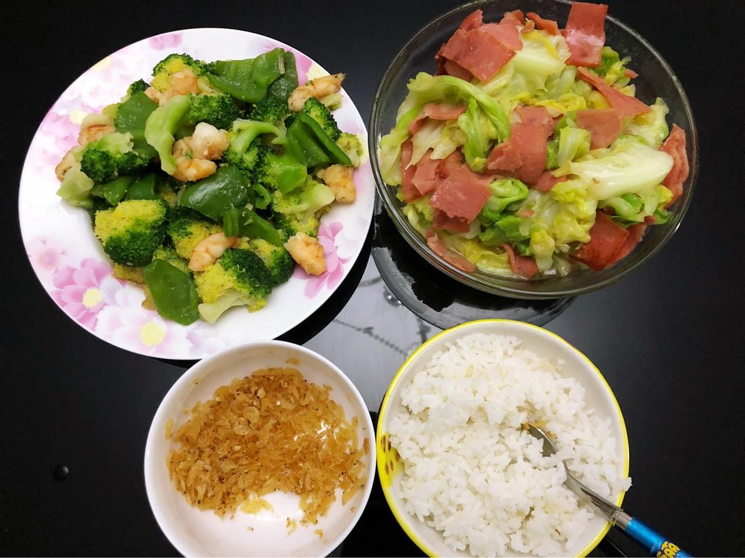 培根炒孢子甘蓝