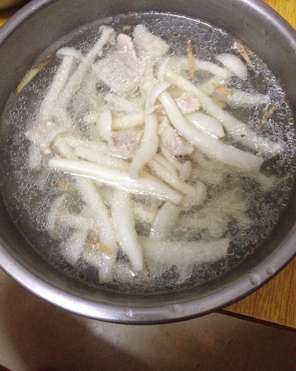 手机用户5219mgap做的猪肉海鲜菇汤