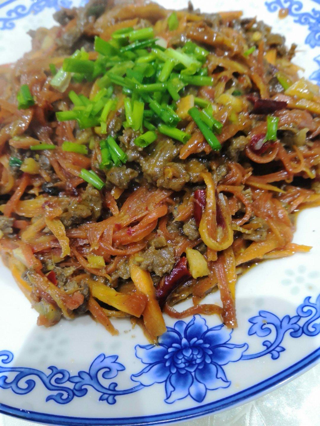 胡萝卜丝炒牛肉
