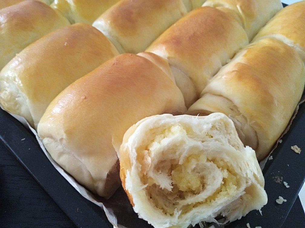 如棉花般松软的海苔肉松面包