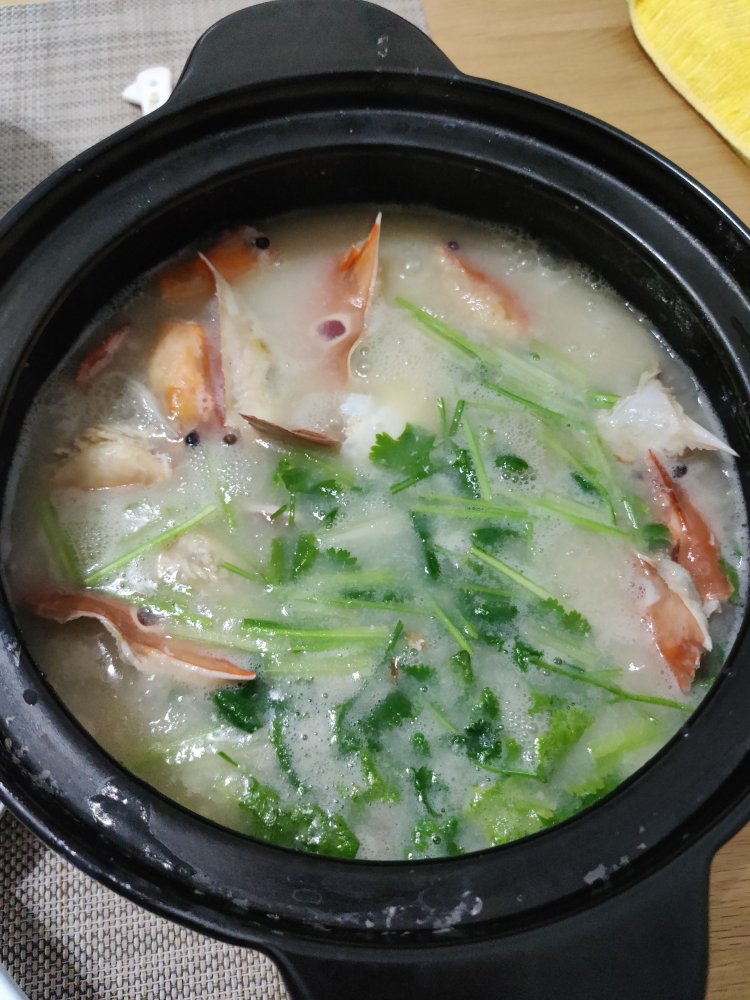 潮汕鲜虾螃蟹砂锅粥