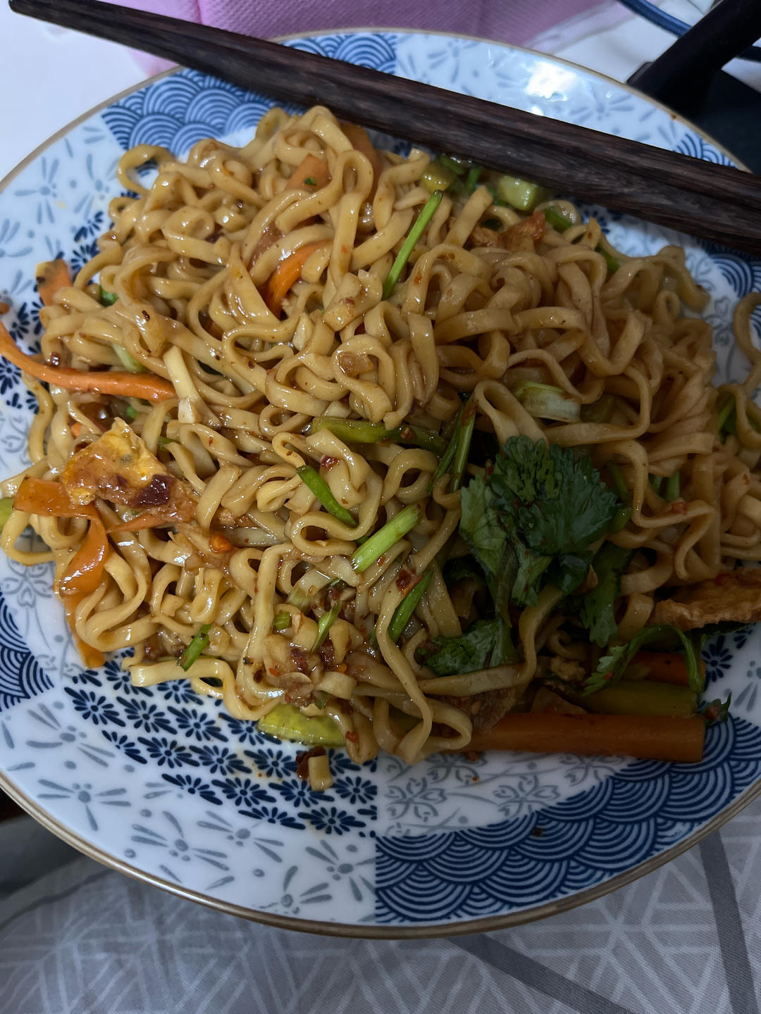 简单凉拌面只要五分钟，美食的快乐你值得～